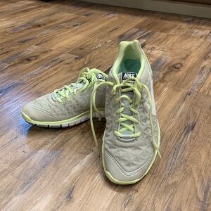 Nike Free Fit TR Size 8